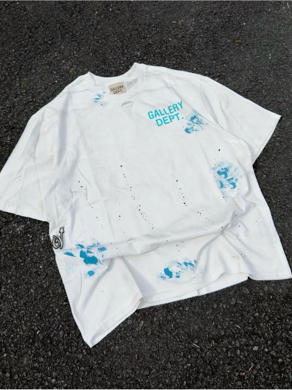 Gallery Dept White Short Sleeve Tee with Turquoise Paint Accents